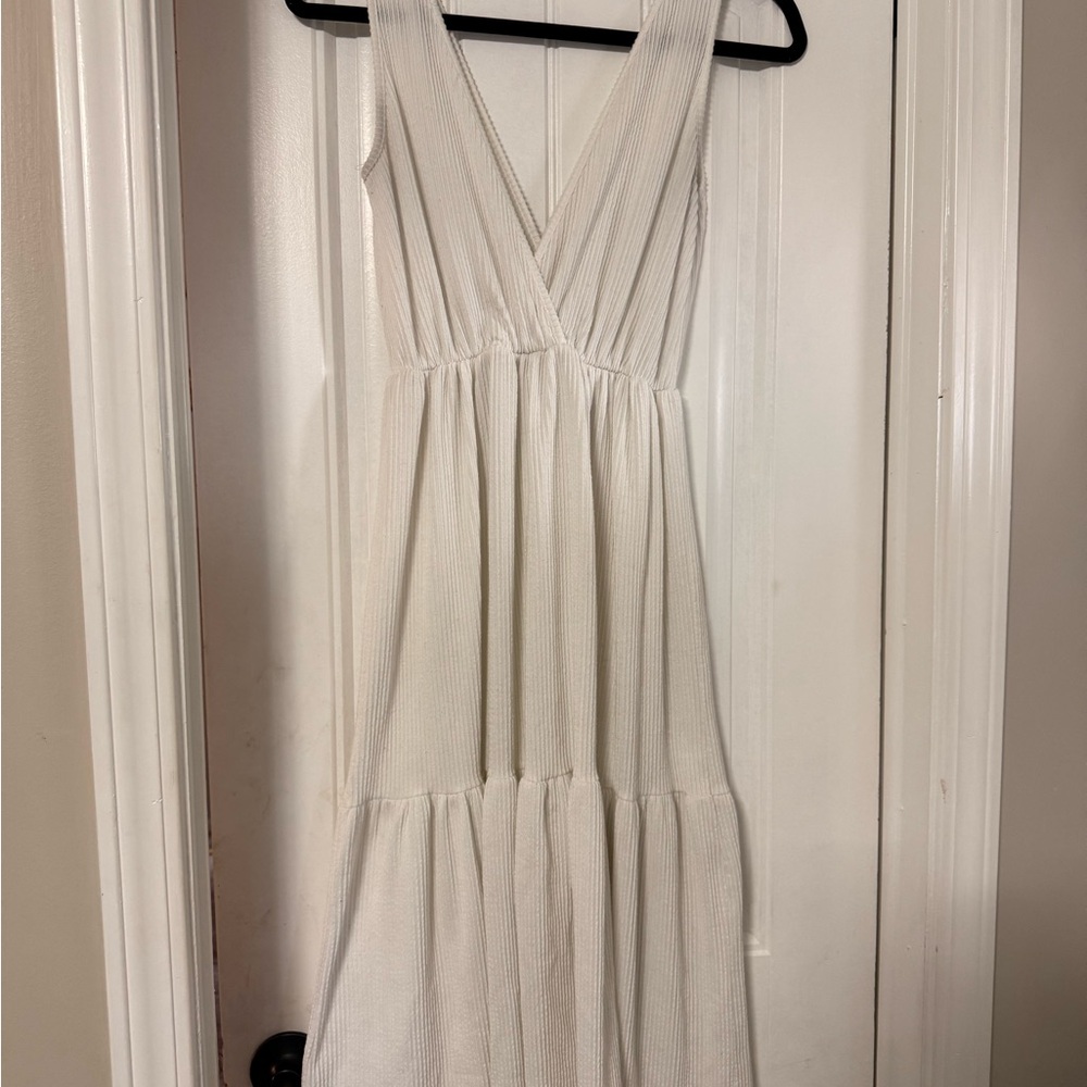 White Sleeveless Dress